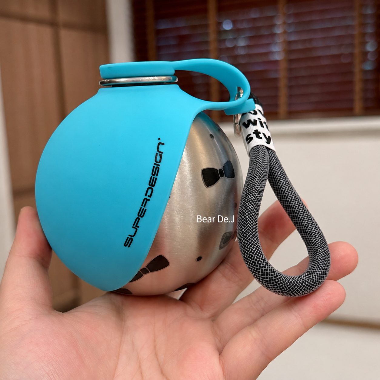 Travel Water Bottle With Grip